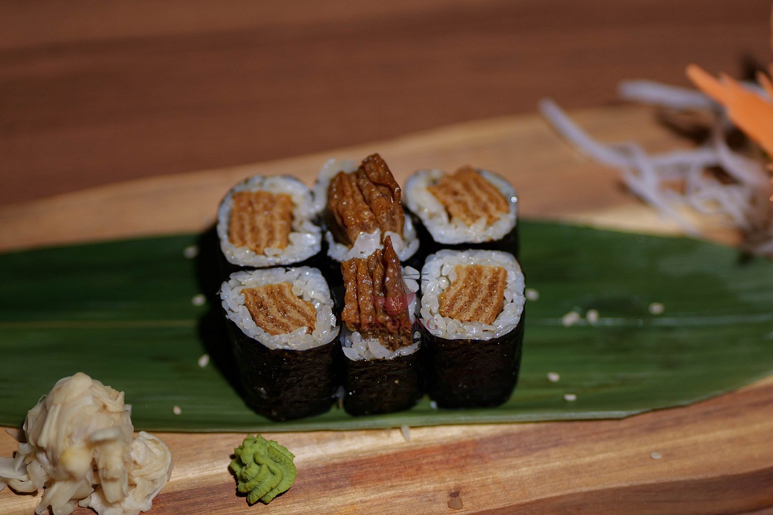 INARI MAKI
