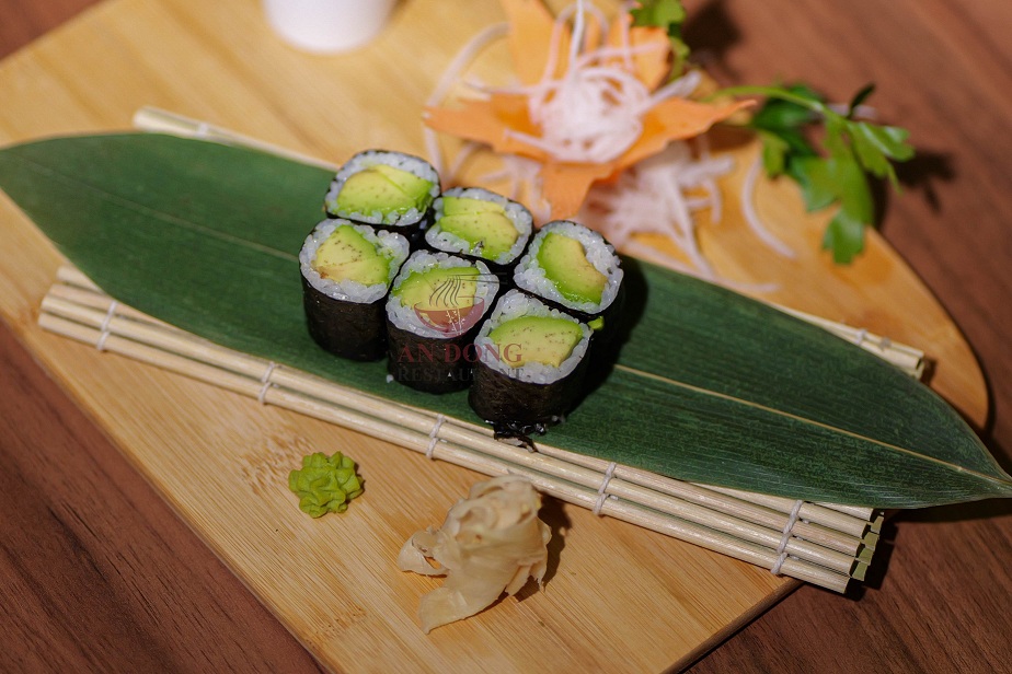 AVOCADO MAKI